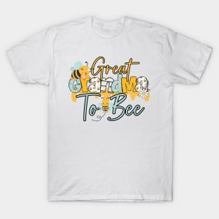 Great grandma to bee-Buzzing with Love: Newborn Bee Pun Gift T-Shirt